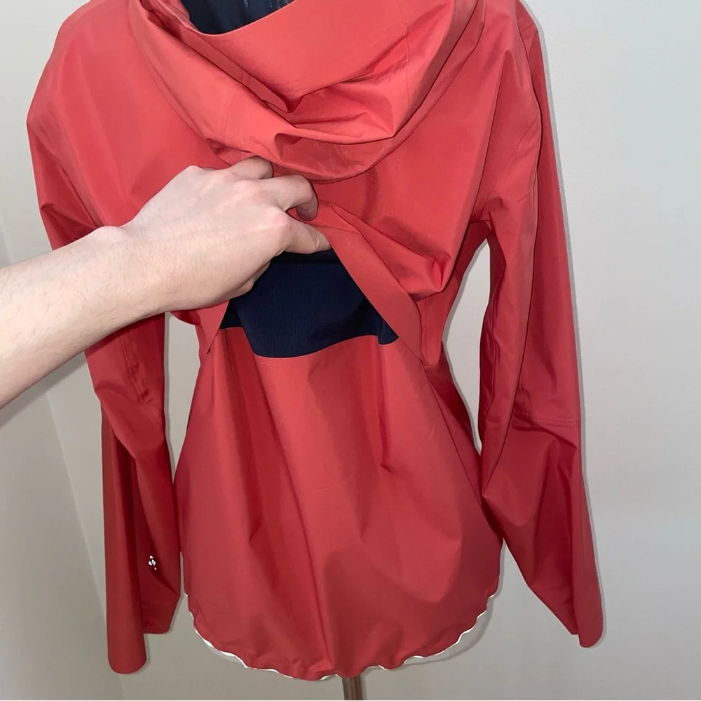 Lululemon Glyde Outpour Shell Rain Windbreaker  Jacket In Salmon Small Gorpcore
